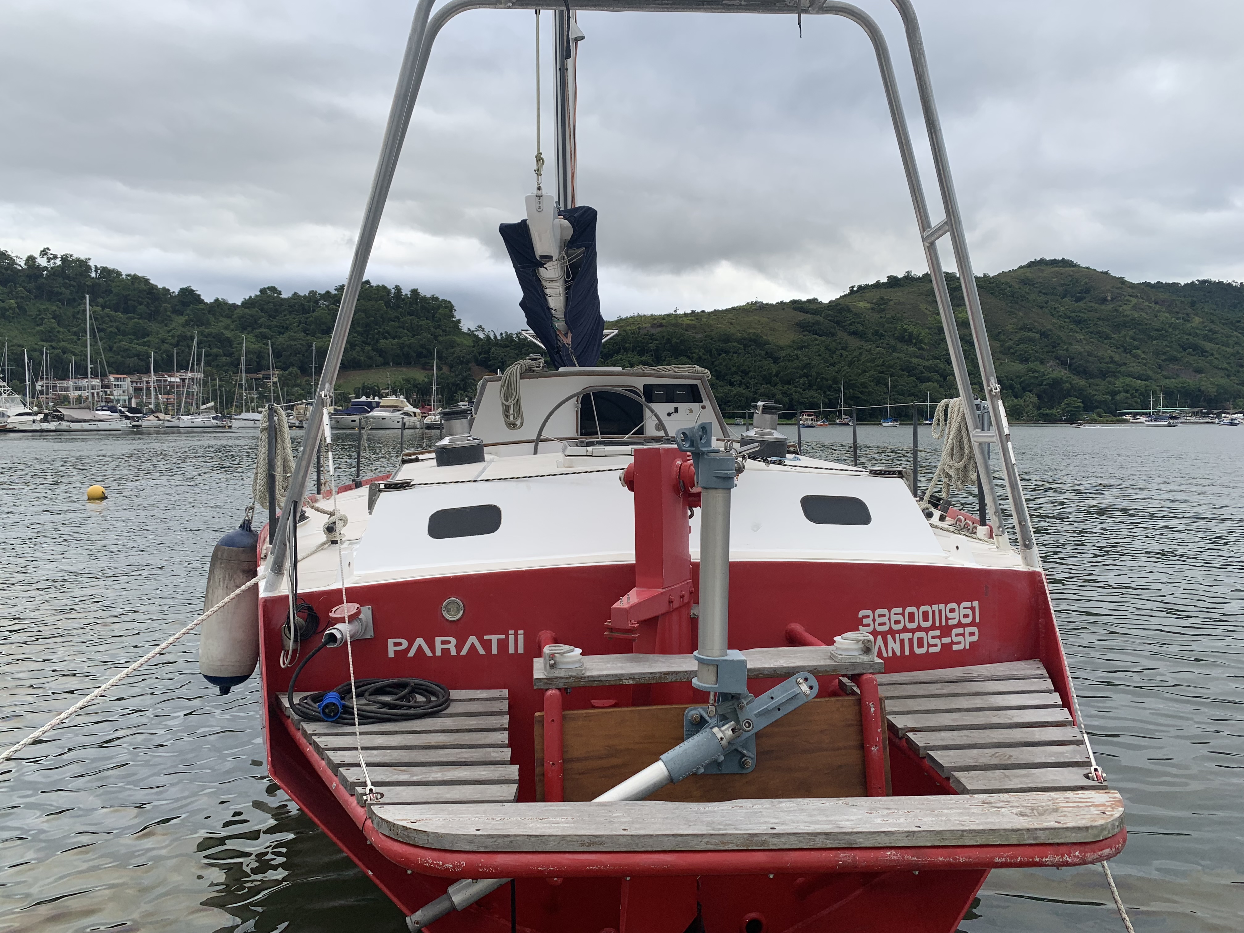 Stern of Paratii showing the boat name and Santos, SP registration