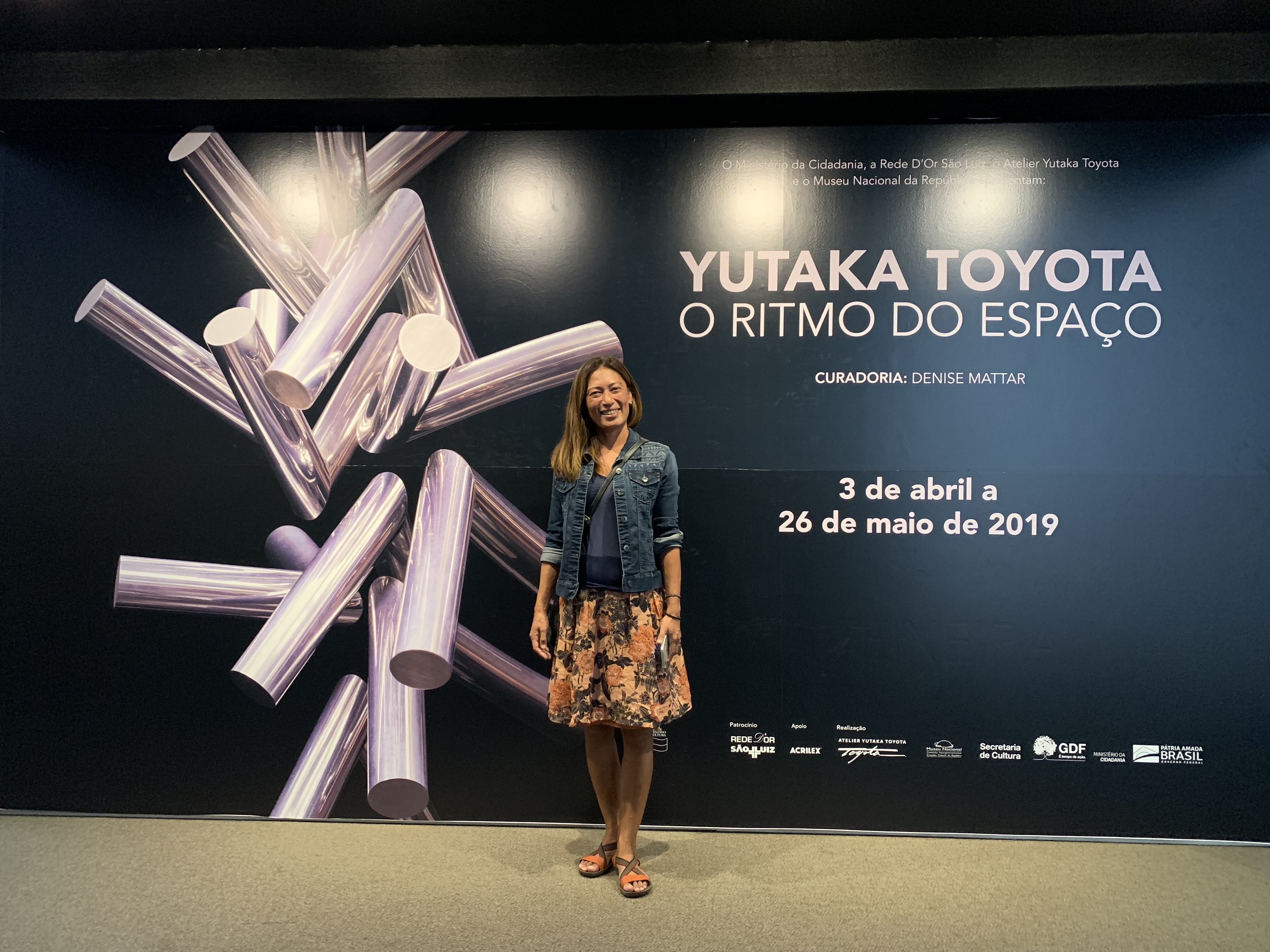 Yuka na exposição 'Yutaka Toyota — O Ritmo do Espaço' no Museu Nacional