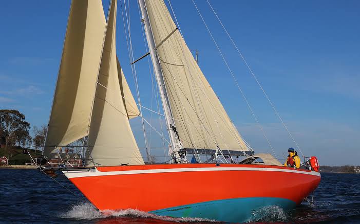 Sighting American skipper of Puffin, the boat in 4th position in the prestigious Golden Globe race