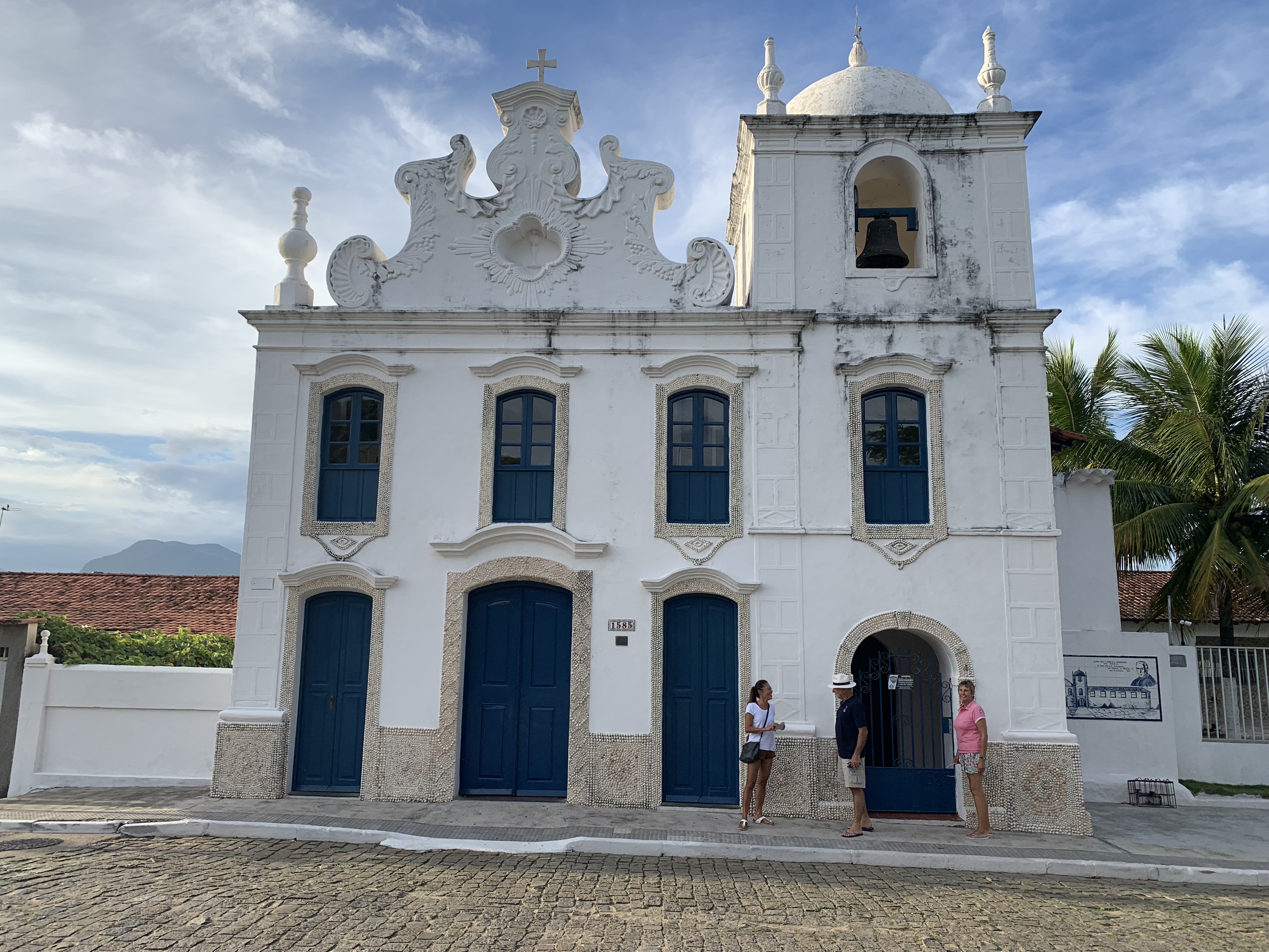 Igreja de Nossa Senhora da Conceição, Guarapari — a igreja colonial do século XVI, uma das estruturas mais antigas que ainda resistem na cidade