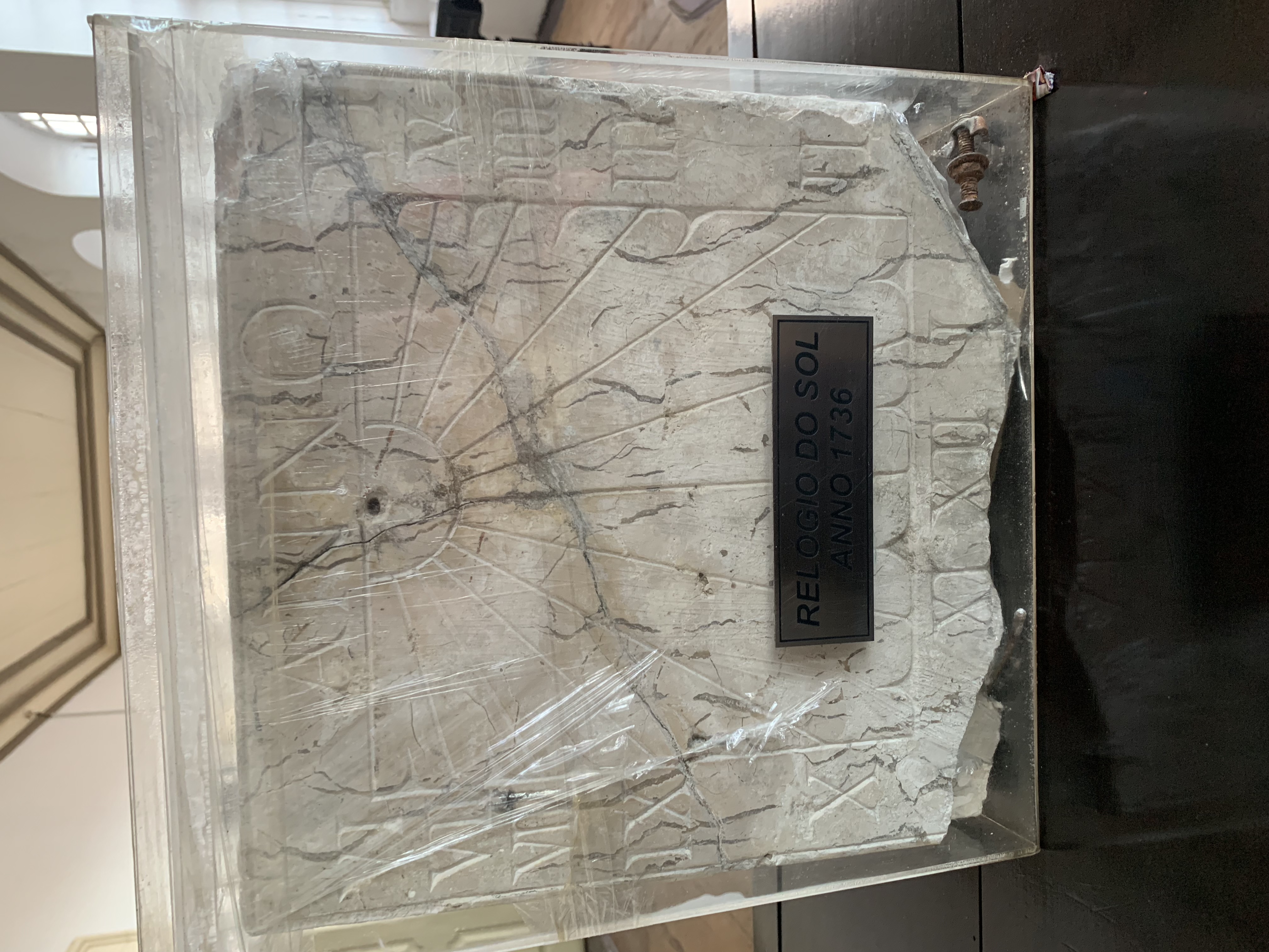 Stone sundial Relógio do Sol Anno 1736 in the São Francisco cloister