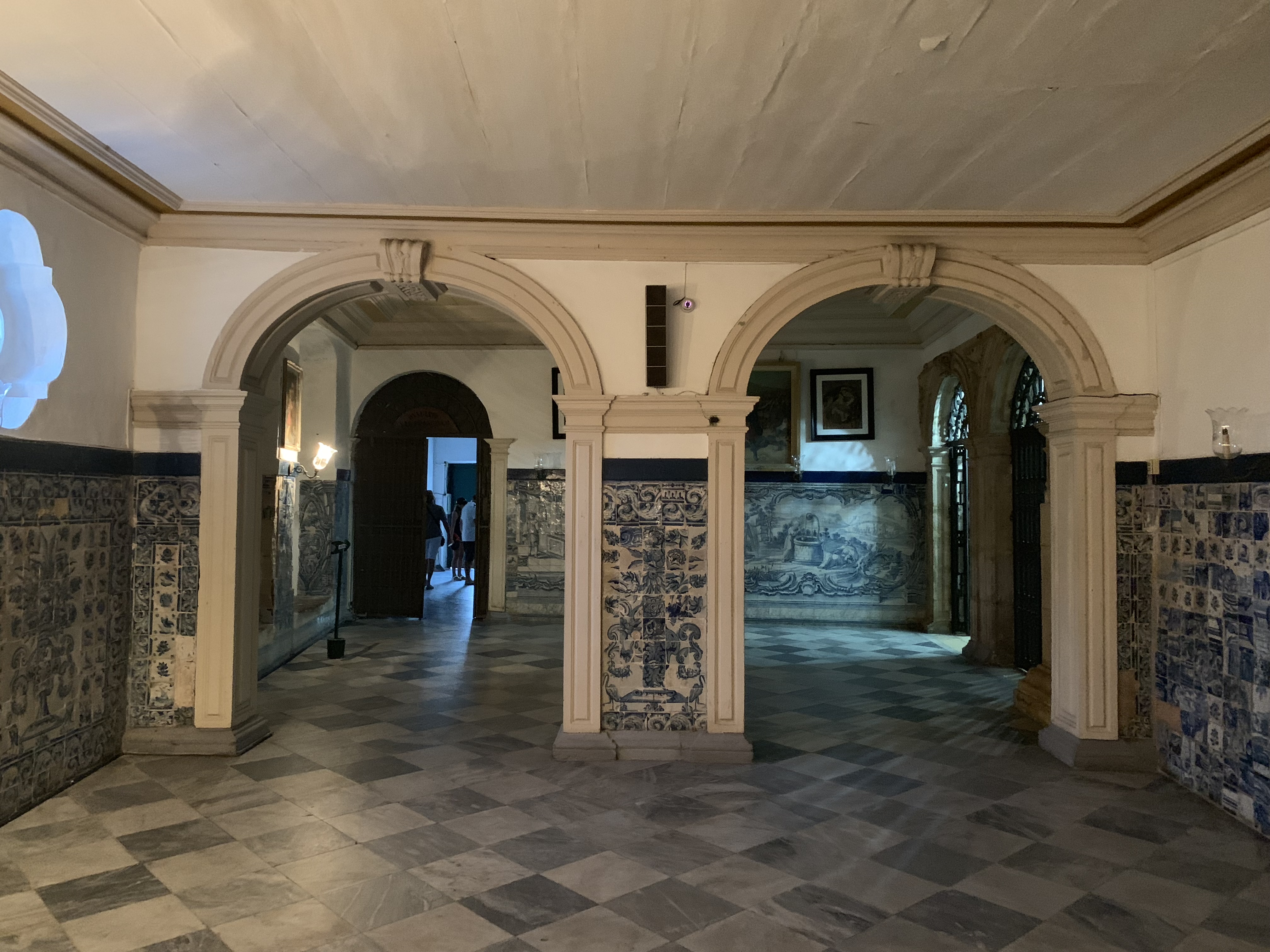 The São Francisco cloister corridor lined with azulejo tile murals