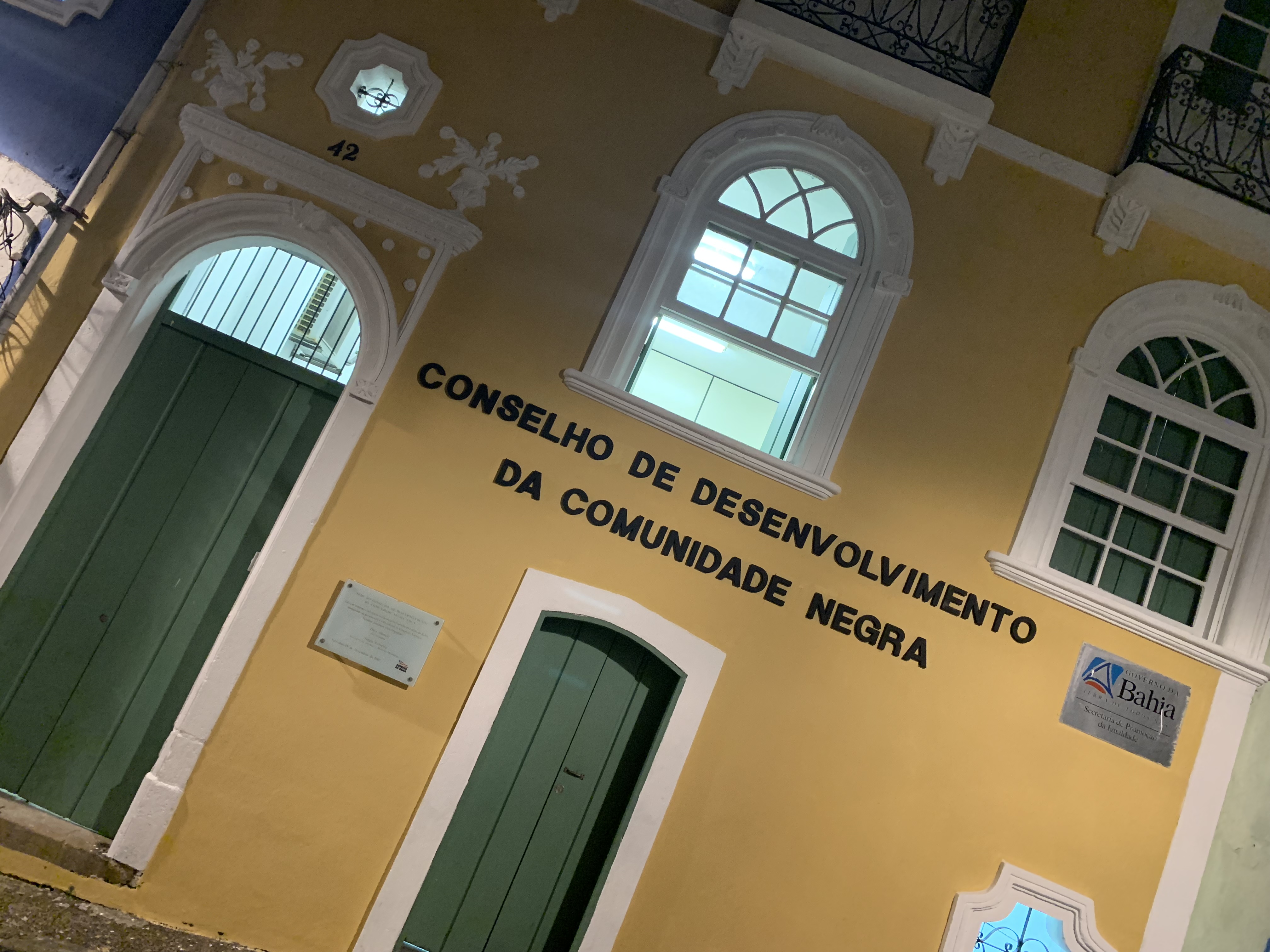 The Conselho de Desenvolvimento da Comunidade Negra building at night