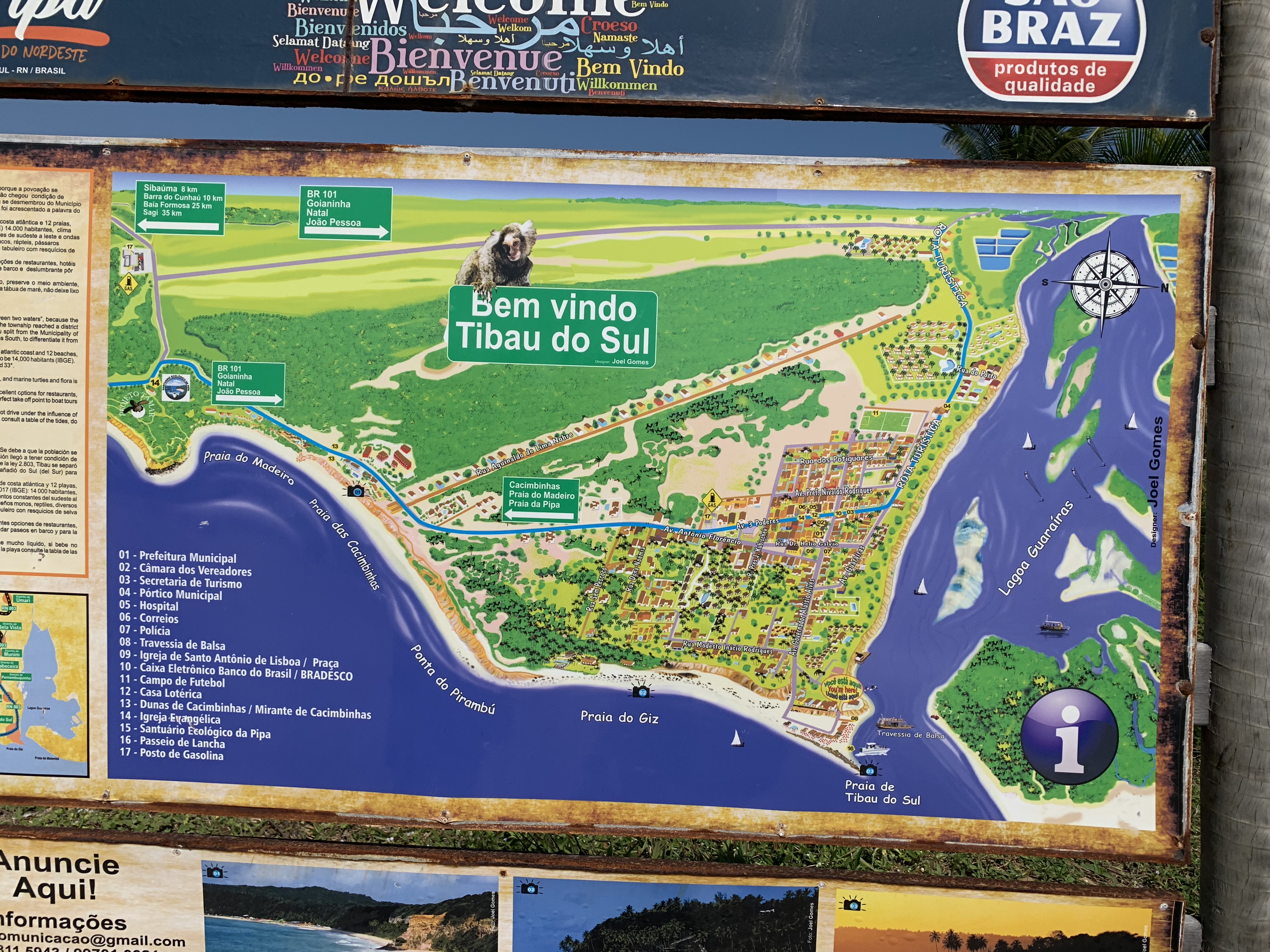 O mapa da cidade 'Bem vindo Tibau do Sul' mostrando o traçado urbano entre a Lagoa Guaraíras e o oceano